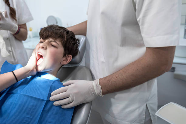 Best Emergency Tooth Extraction in Elsa, TX